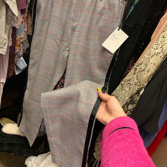 Pants - Picture 3 of 4